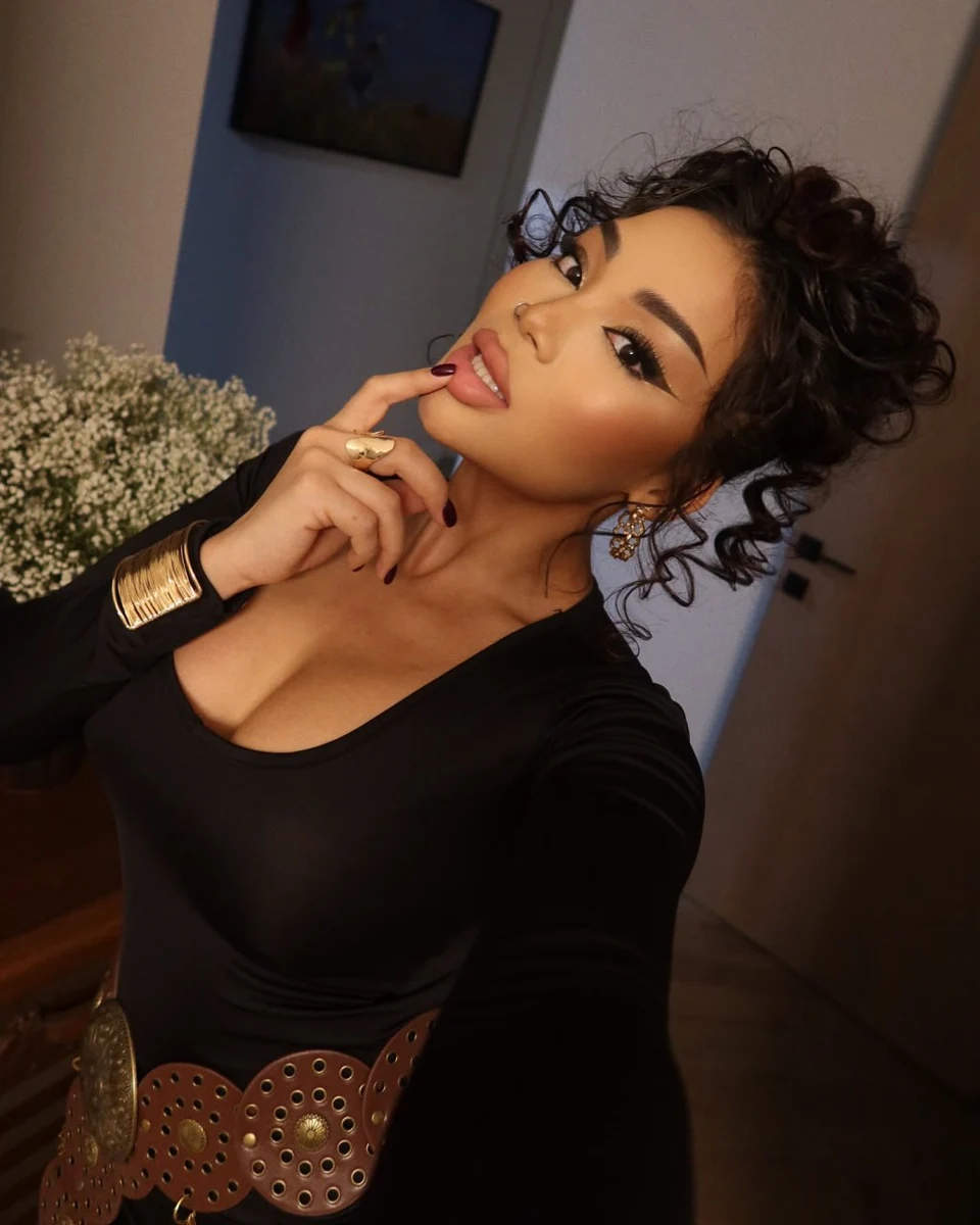 Айзере эскорт в городе Алматы