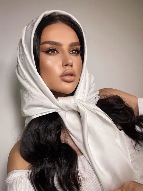 Полина